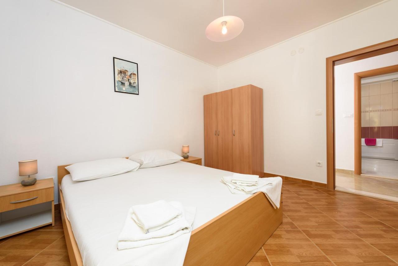 Apartmani Petra Trogir Exterior photo