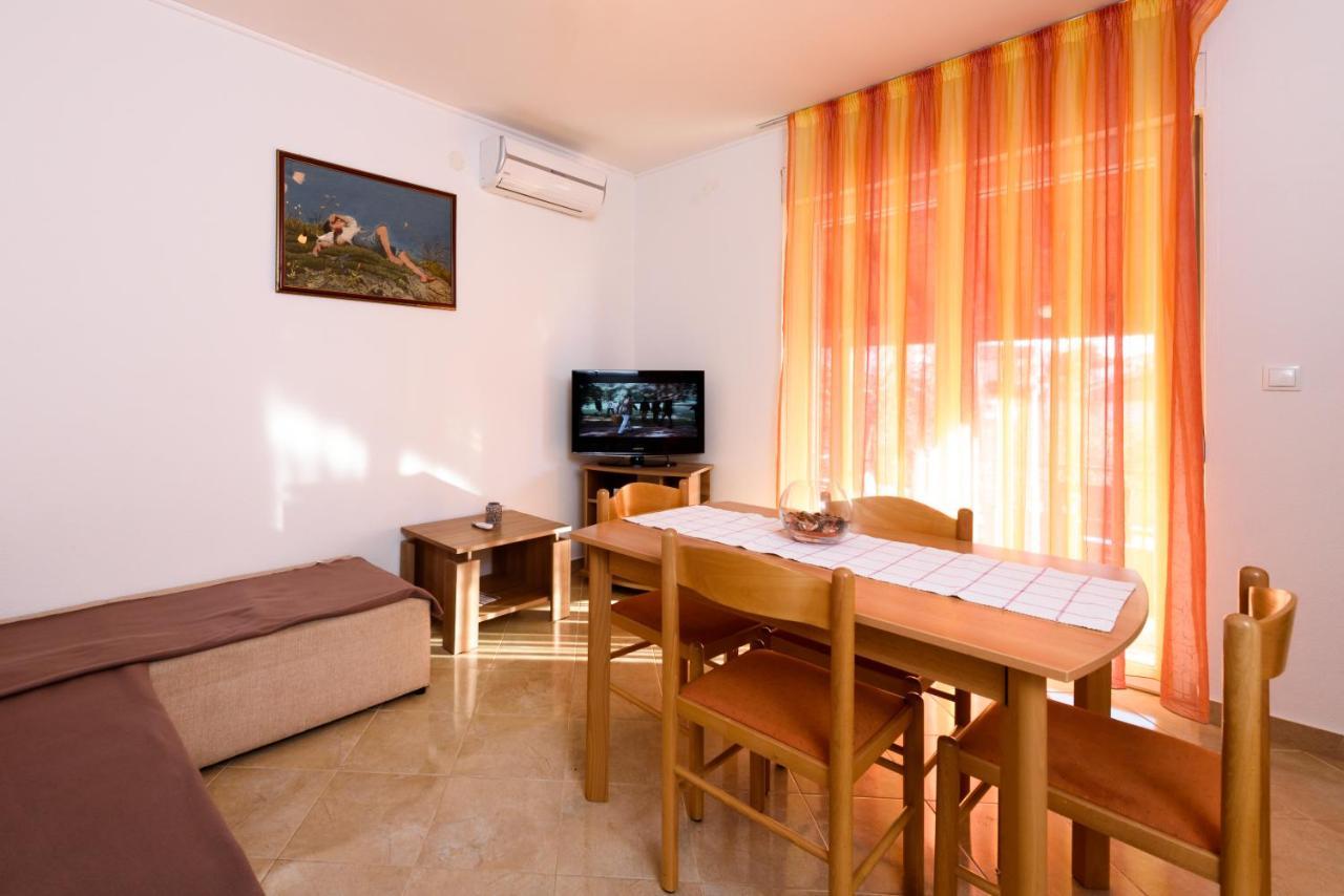 Apartmani Petra Trogir Exterior photo